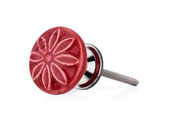 Mascot Hardware Aster 1-3/5 in. Maroon Drawer Cabinet Knob