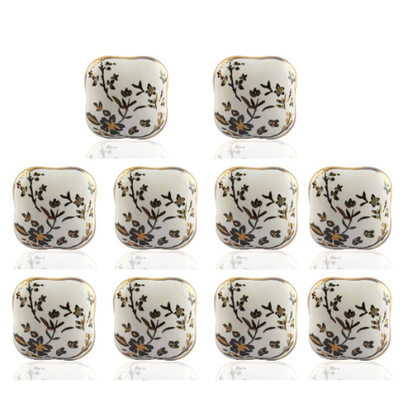 Mascot HardwareCeramic Square 1-4/7 in. White & Gold Cabinet Knob
