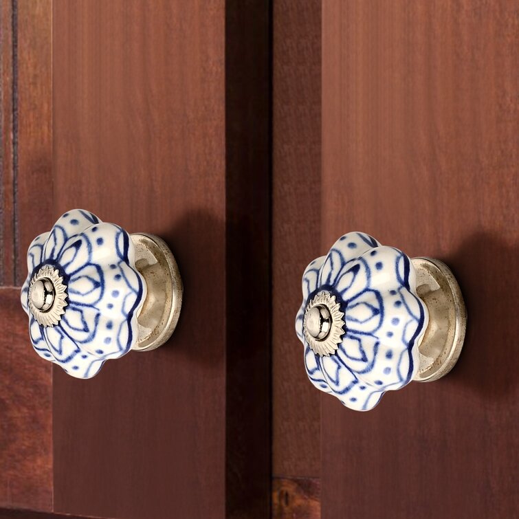 Mascot Hardware Flowered Knob 1-7/10 in. White Cabinet Knob (Pack of 10)
