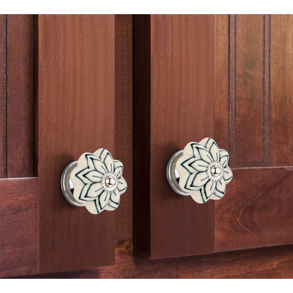 Green 1-4/7 in. Floral on White Cabinet Knob