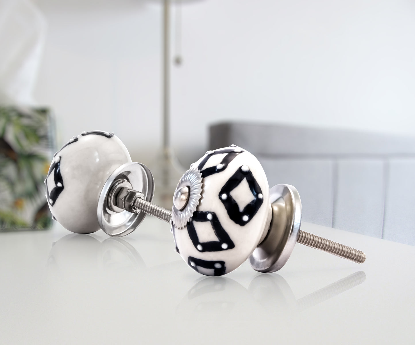 Mascot Hardware Diamond  1-3/5 in. (40mm)  Black & White Drawer Cabinet Knob